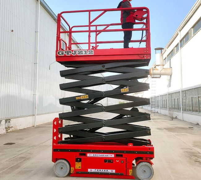 二道自行走移动式升降机